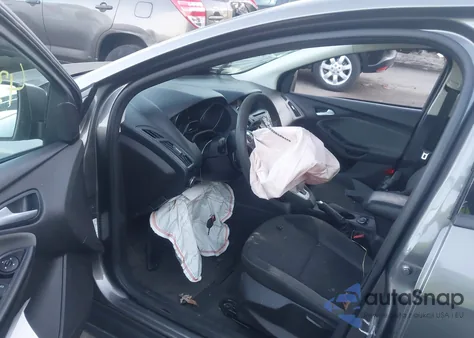 2014 Ford Focus Se from USA, damaged, VIN 1FADP3F22EL261794